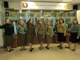 Нам дороги эти позабыть нельзя