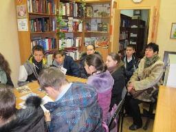 Есть в памяти мгновения войны…