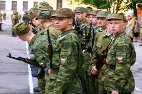 Трубы громкие поют – нашей армии салют
